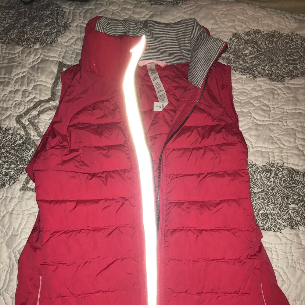 Lululemon Fluffed Up Vest, Size 6, Boom Juice Pink
